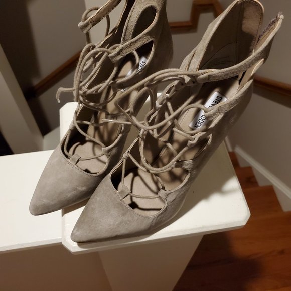 NEVER WORN! Steve Madden heels! DISCOUNTED SHIPPING!!! - Picture 2 of 5